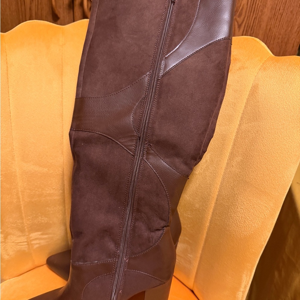 Brown Heeled Boots - Picture 4 of 6